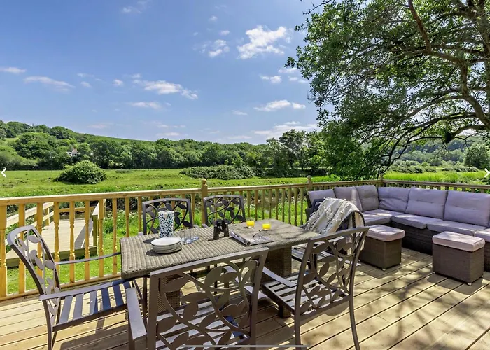 Luxury Riverside Escape In North Devon! Stunning Views
