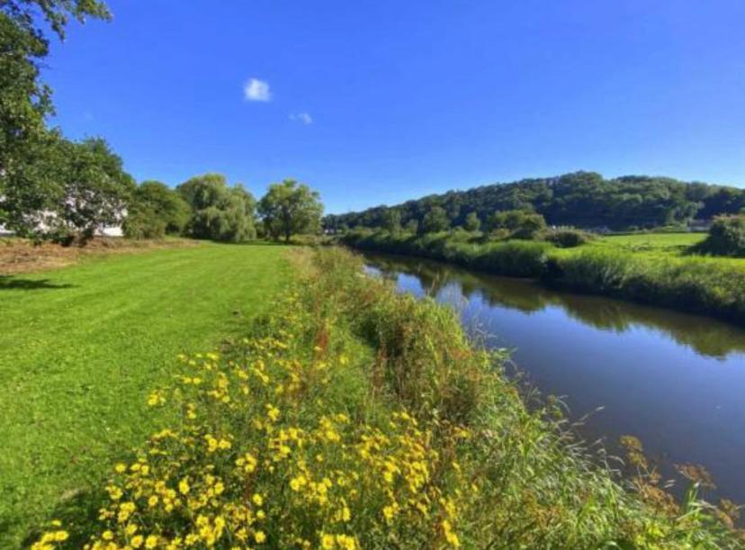 Luxury Riverside Escape In North Devon! Stunning Views Holiday home *