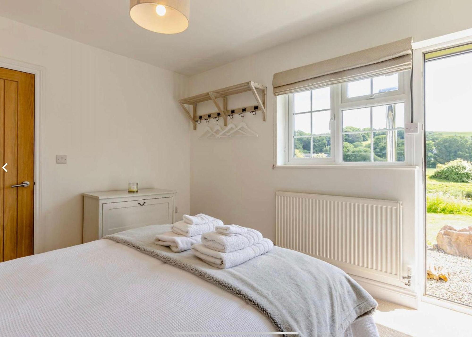 Luxury Riverside Escape In North Devon! Stunning Views * Weare Giffard