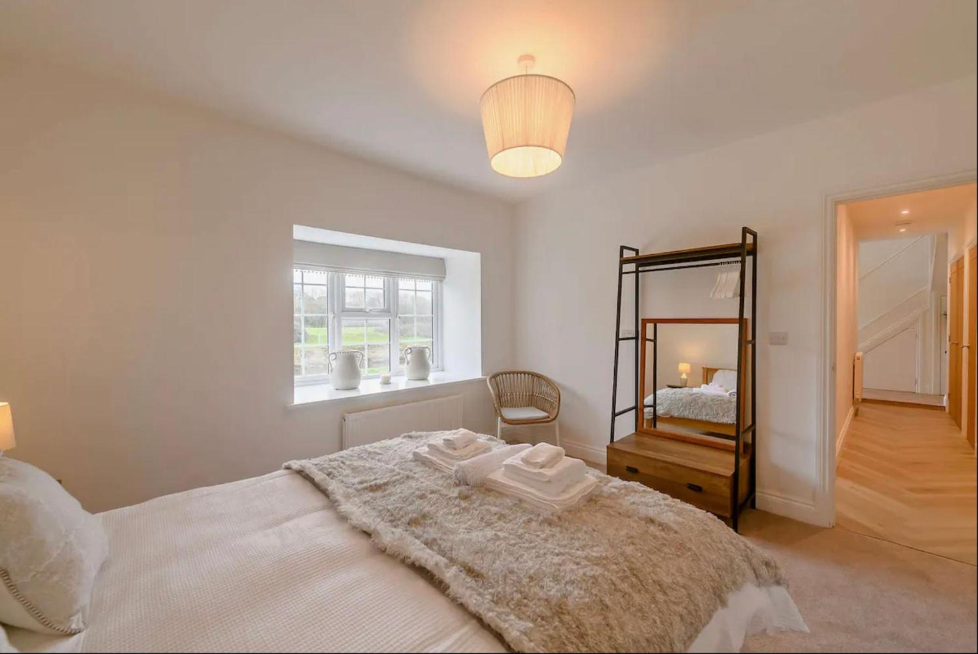 Luxury Riverside Escape In North Devon! Stunning Views Holiday home *