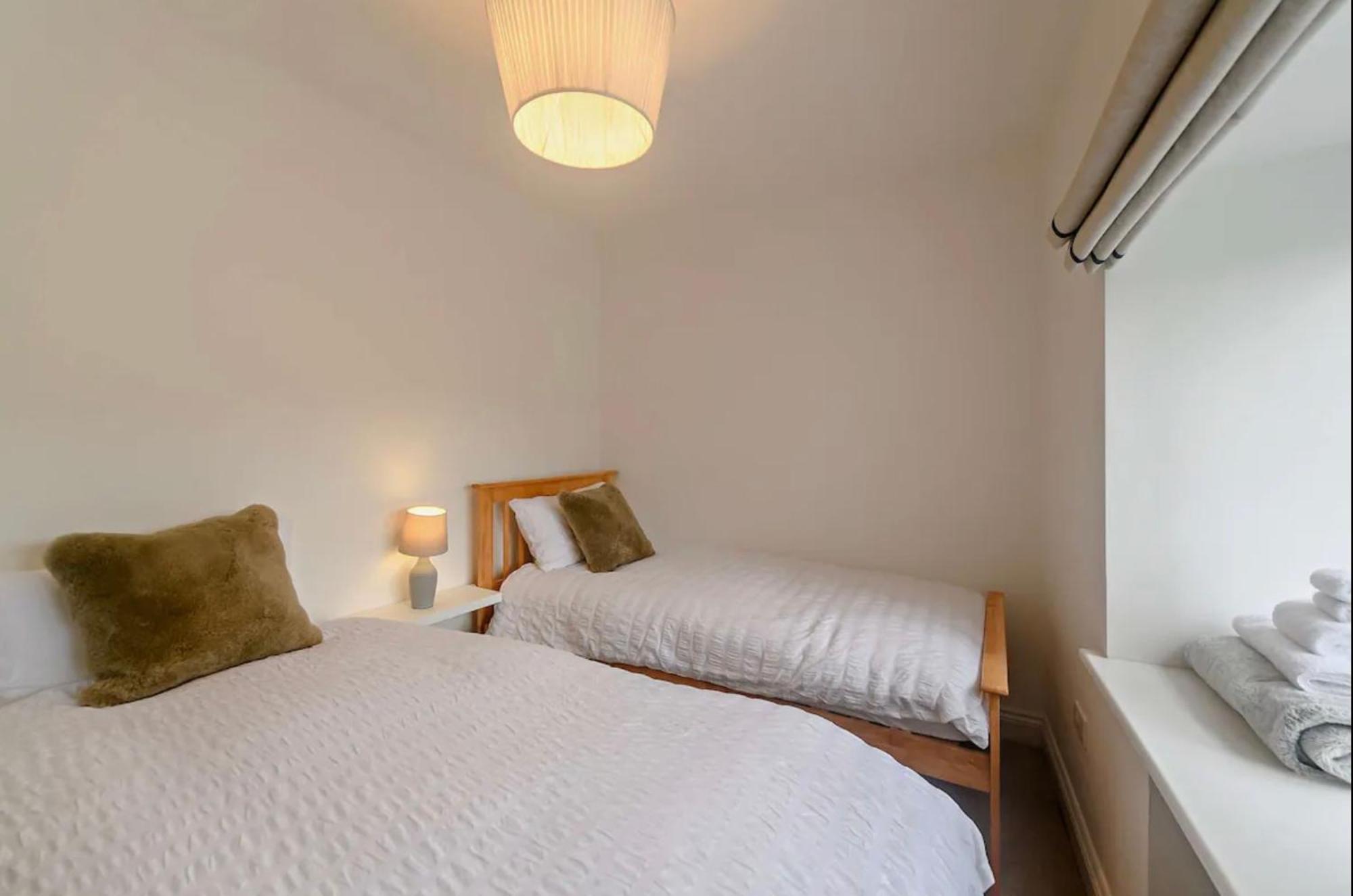 Luxury Riverside Escape In North Devon! Stunning Views Holiday home Weare Giffard
